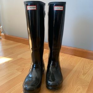 Women’s Tall Glossy Hunter Boots - size 8!